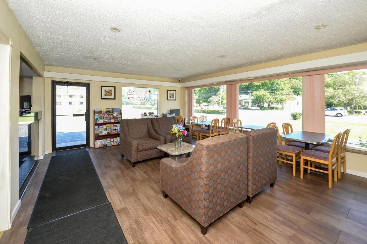 Americas Best Value Inn At Central Valley-Woodbury Экстерьер фото