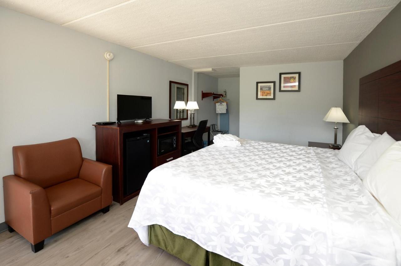 Americas Best Value Inn At Central Valley-Woodbury Экстерьер фото